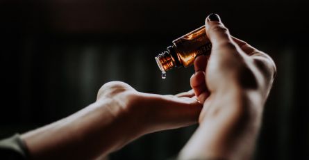 Witamina E na trądzik – poznaj działanie i zastosowanie